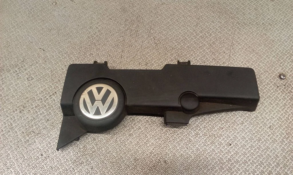 Engine cover (trim) – Volkswagen Touareg I (2002-2010)