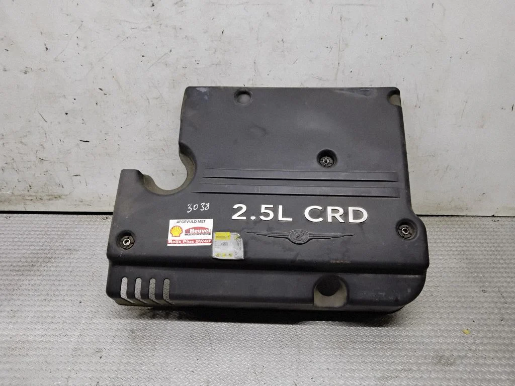 Dzinēja pārsegs (apdare) – Chrysler Grand Voyager IV (2001-2007)