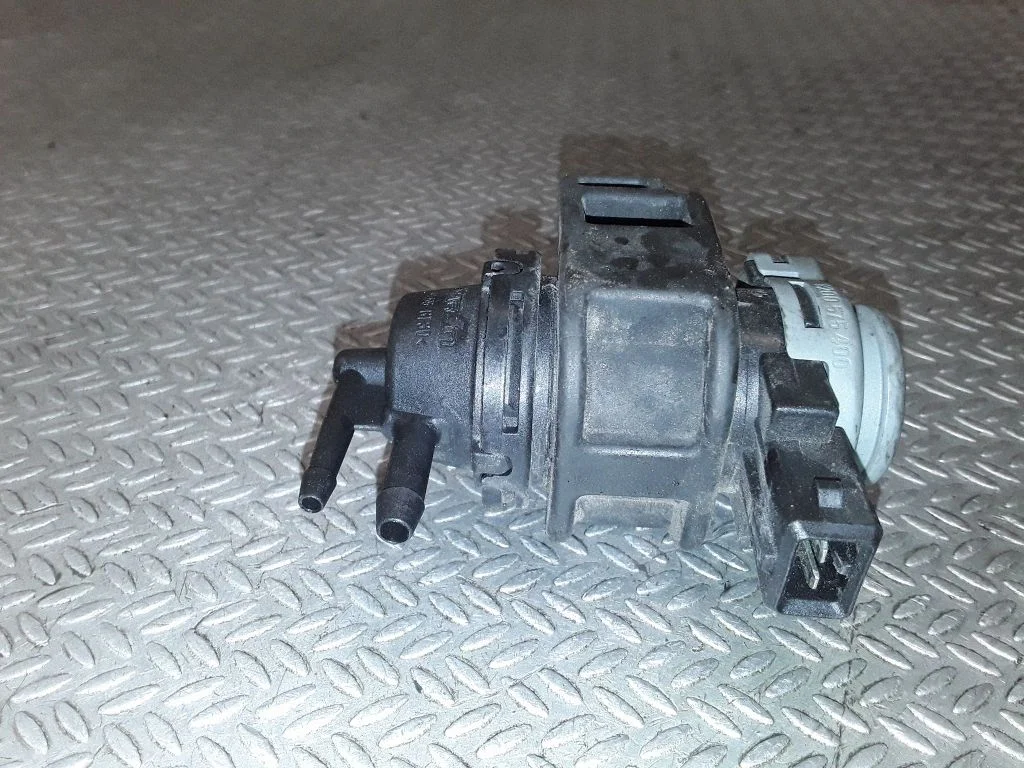 Zawór elektromagnetyczny turbo 8200575400 – Renault Koleos I (2008-2016)