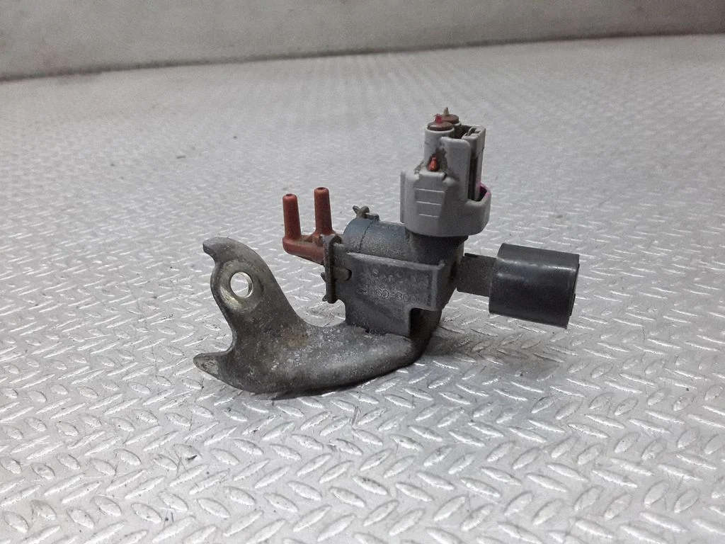 Turbo solenoīda vārsts – Toyota Yaris (2012-2014)