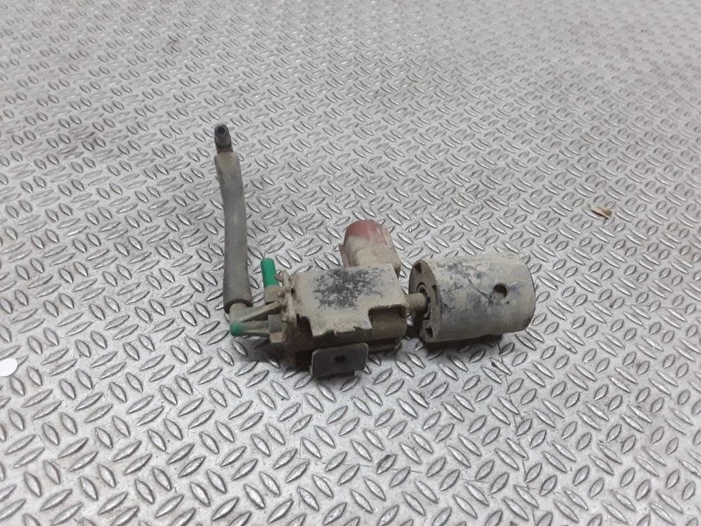 Turbo solenoīda vārsts – Toyota Hilux (N80, N90, N100, N110) (1988-1997)