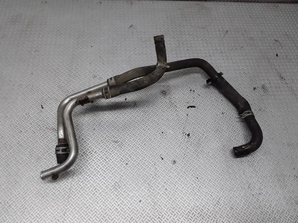 Coolant pipe/hose – Toyota Avensis T220 (1997-2000)