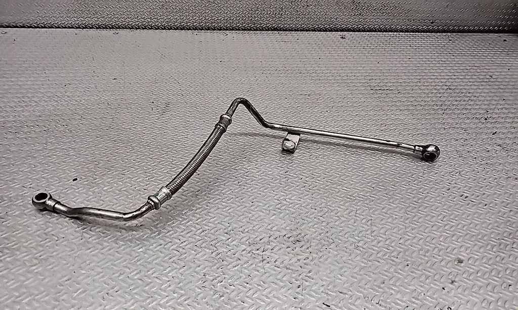 Turbo turbocharger oiling pipe/hose – Audi A8 S8 D3 4E (2002-2009)