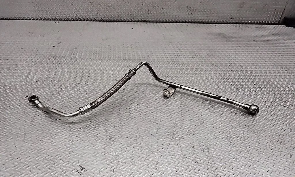 Turbo turbocharger oiling pipe/hose – Audi A8 S8 D3 4E (2002-2009)