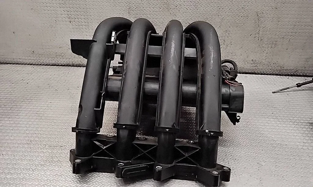 Intake manifold – Mercedes-Benz B-Class W245 (2005-2011)