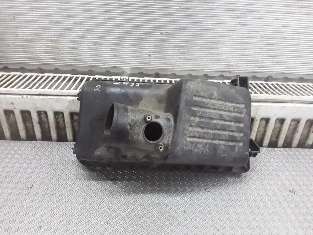 Pokrywa obudowy filtra powietrza – Toyota Corolla Verso E121 (2001-2004)