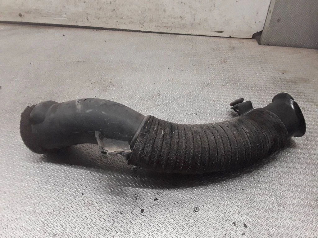 Air intake duct part – Chrysler Grand Voyager V (2007-2015)