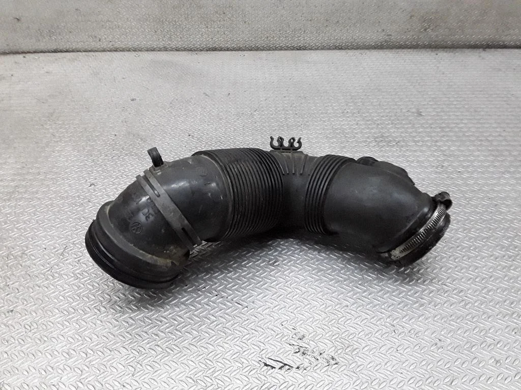 Air intake duct part – Skoda Yeti (5L) (2009-2017)