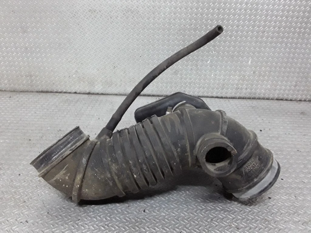 Gaisa ieplūdes kanāla detaļa (-as) MR481007 – Mitsubishi Space Star (1998-2005)