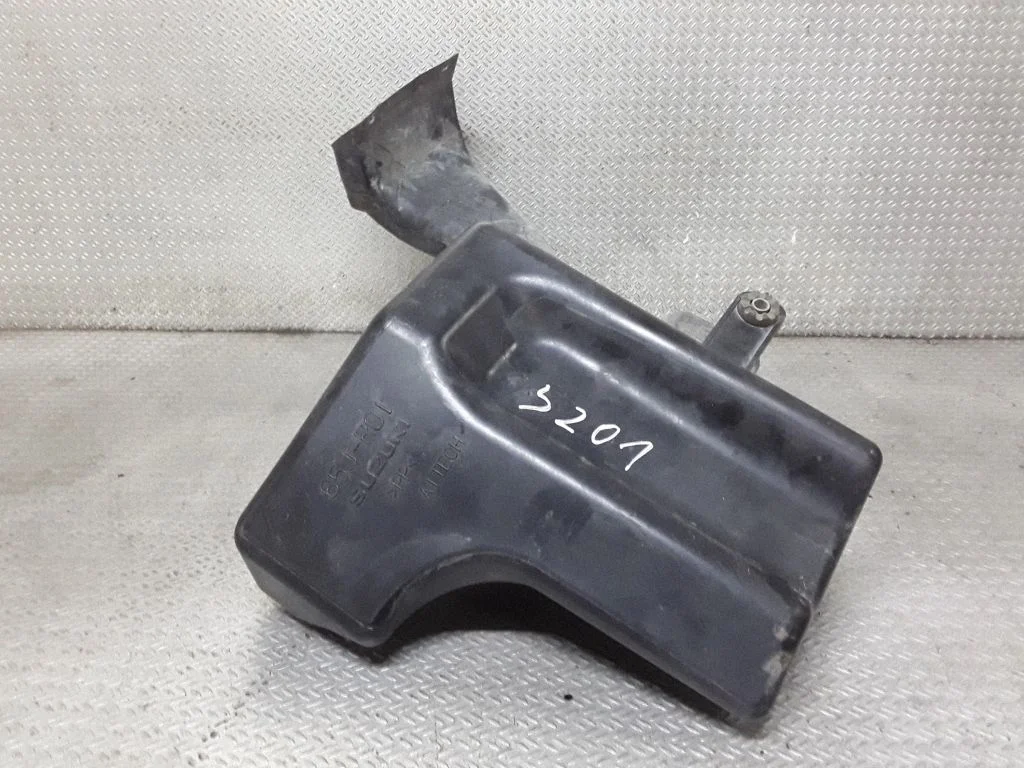 Air intake duct part – Suzuki Grand Vitara II (2006-2016)