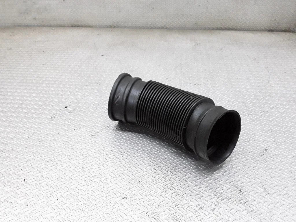 Air intake duct part – Opel Signum (2003-2008)