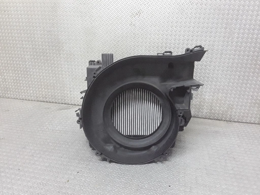 Air intake duct part – Nissan Maxima A34 (2003-2008)