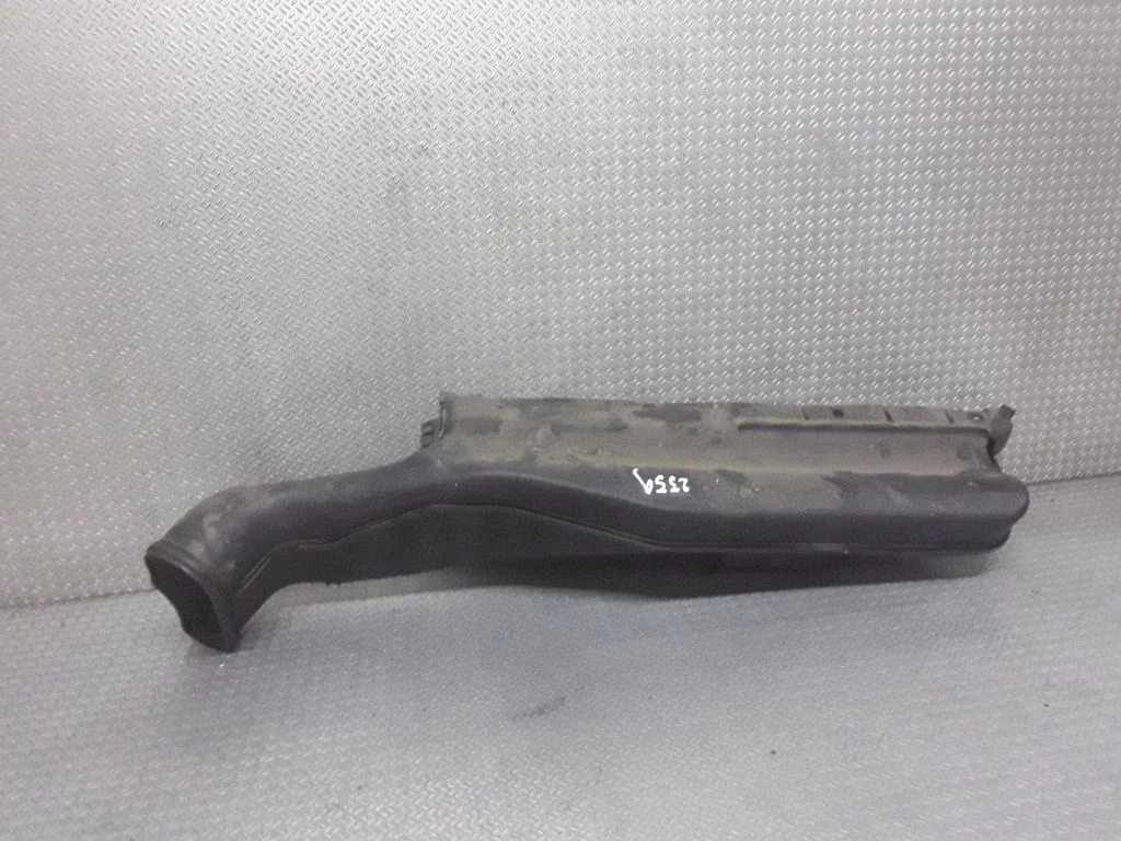 Air intake duct part – Nissan Maxima A34 (2003-2008)