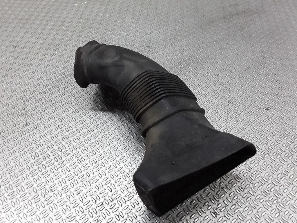 Air intake duct part – Volkswagen Phaeton (2002-2016)
