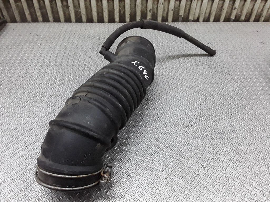 Air intake duct part – Mitsubishi Grandis (2003-2011)