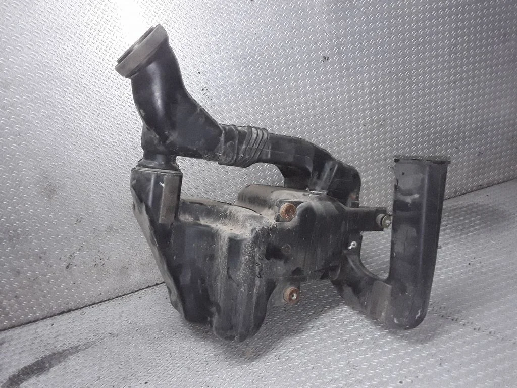 Air intake duct part – Honda HR-V (1998-2005)