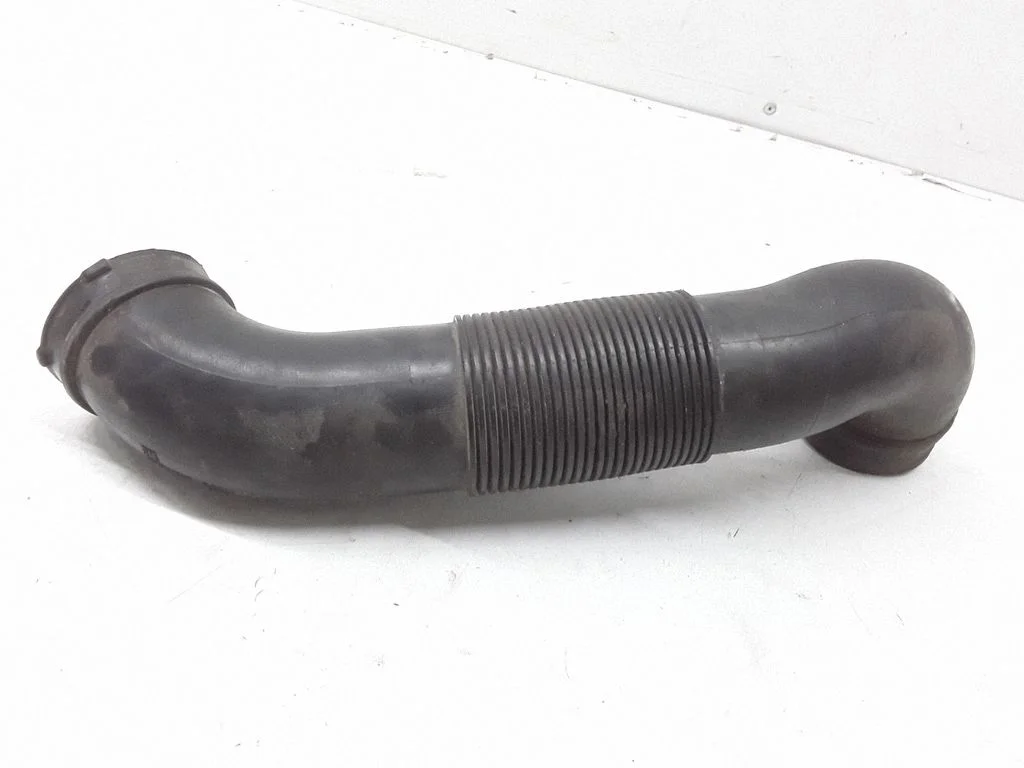 Air intake duct part – Opel Signum (2003-2008)
