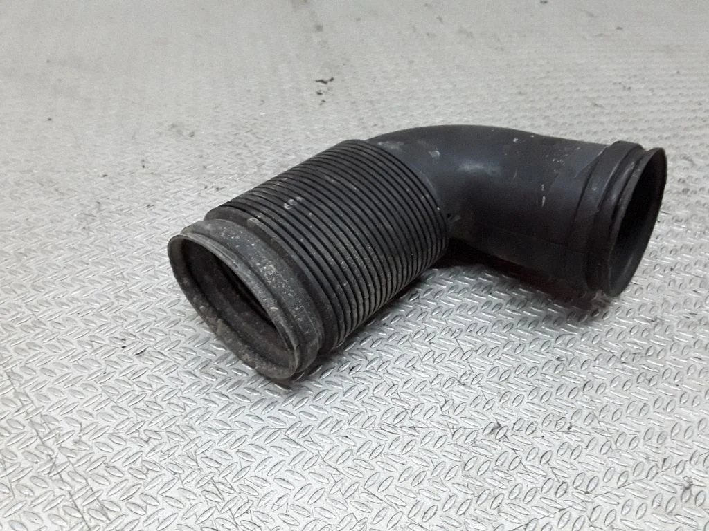 Air intake duct part – Honda HR-V (1998-2005)