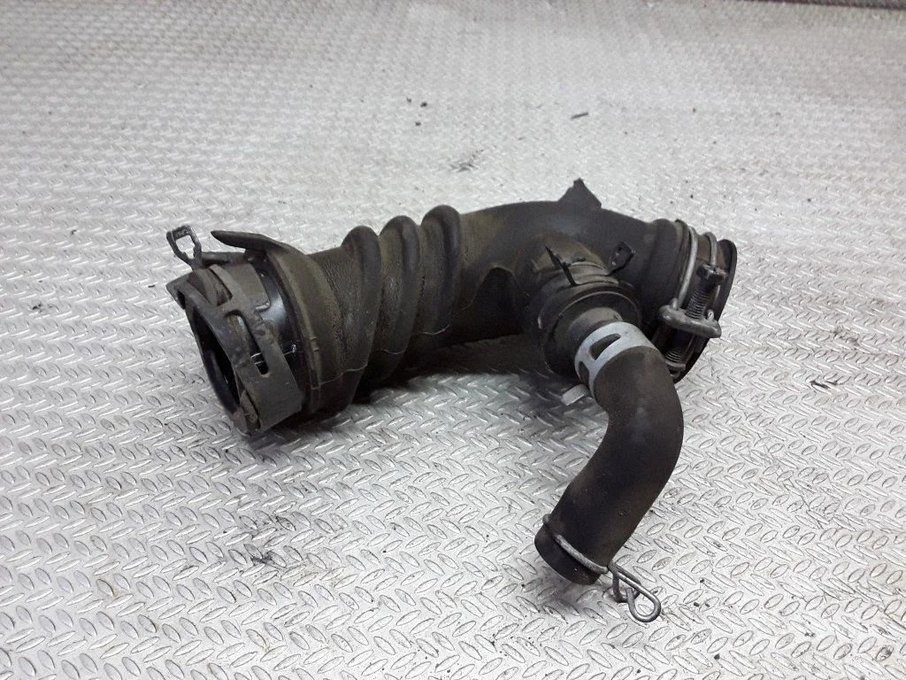 Air intake duct part – Toyota Yaris (2006-2011)