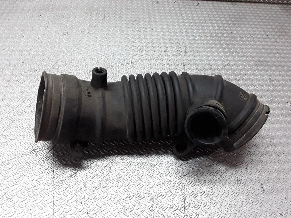 Air intake duct part – Mitsubishi Grandis (2003-2011)
