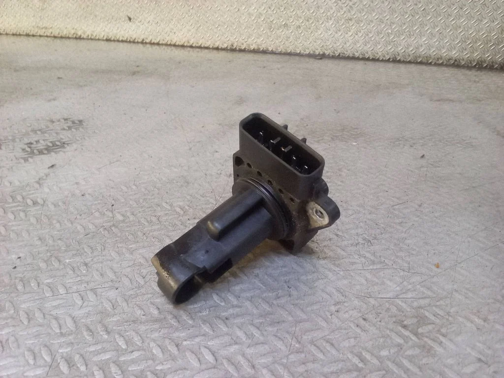 Przepływomierz powietrza 2220422010 – Toyota Celica T230 (1999-2006)