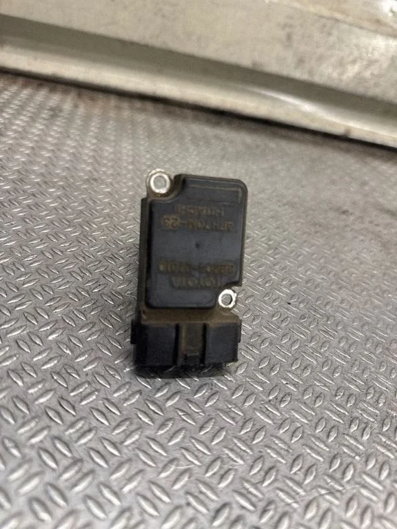 Mass air flow meter – Toyota Previa (XR30, XR40) II (2000-2006)