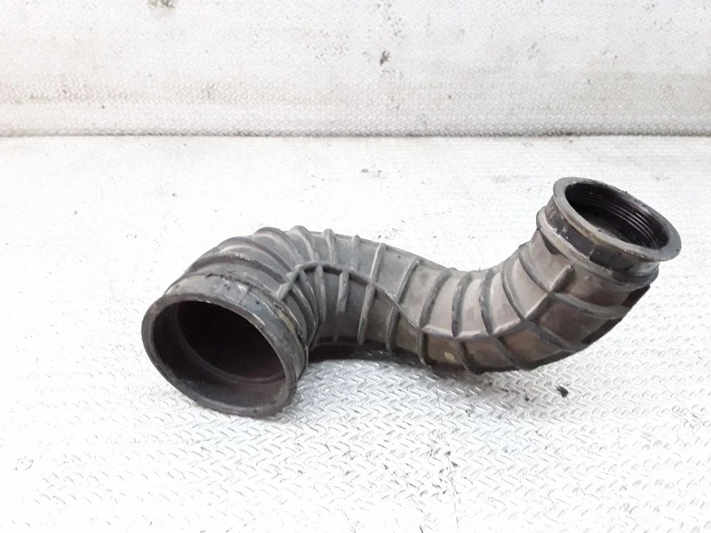 Turbo air intake inlet pipe/hose – Volvo V70 (2000-2004)
