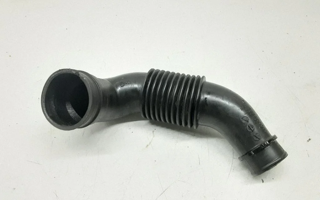 Turbo air intake inlet pipe/hose – Toyota Yaris (2006-2011)