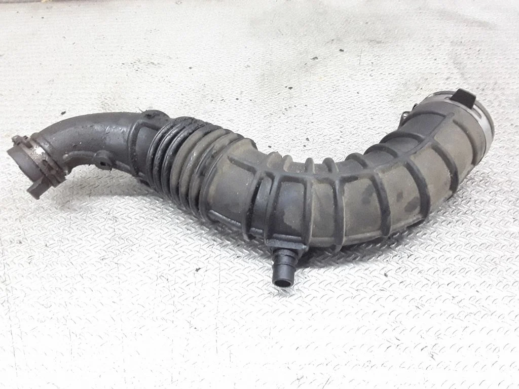 Gaisa caurule uz turbīnu – Renault Megane II (2002-2005)