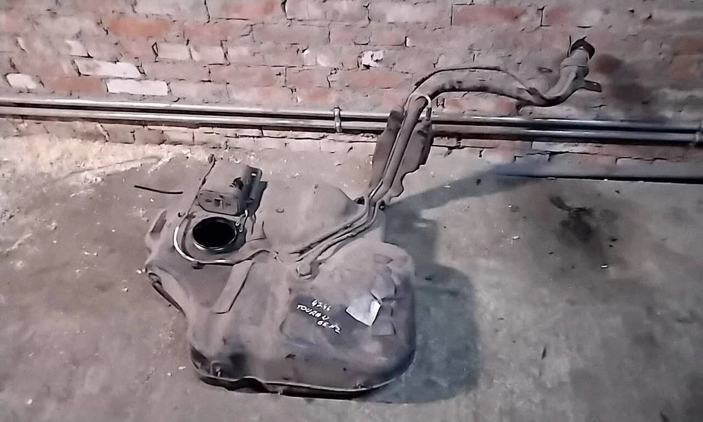 Fuel tank – Volkswagen Touran I (2003-2010)