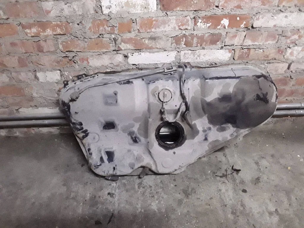 Fuel tank – Toyota Corolla Verso E121 (2001-2004)