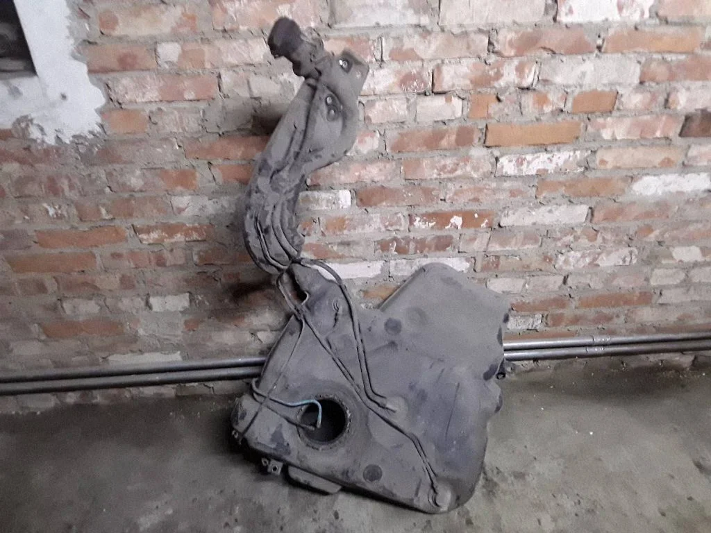 Fuel tank – Volkswagen Golf Plus (2005-2013)