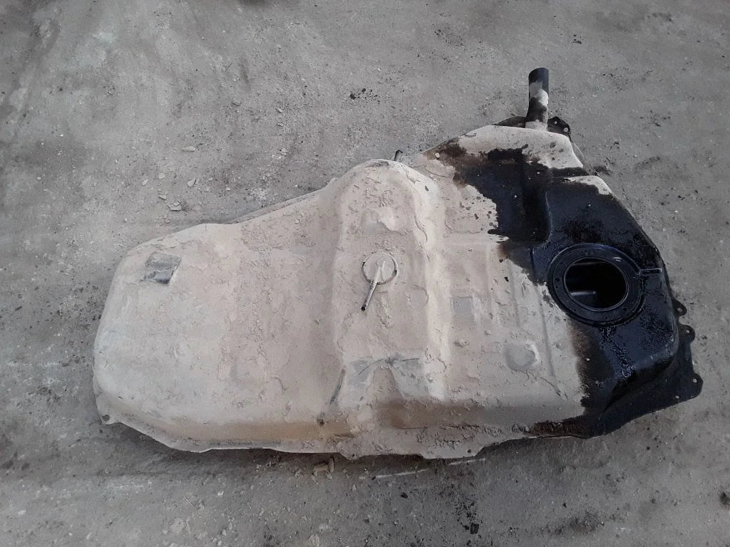 Fuel tank – Toyota Corolla Verso AR10 (2004-2009)