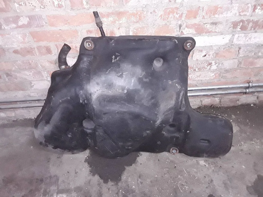 Degvielas tvertne – Toyota Avensis T270 (2009-2012)