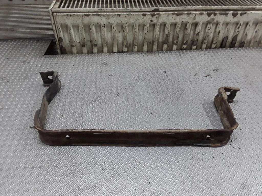 Fuel tank mounting bracket – Mercedes-Benz Sprinter W906 (2006-2018)