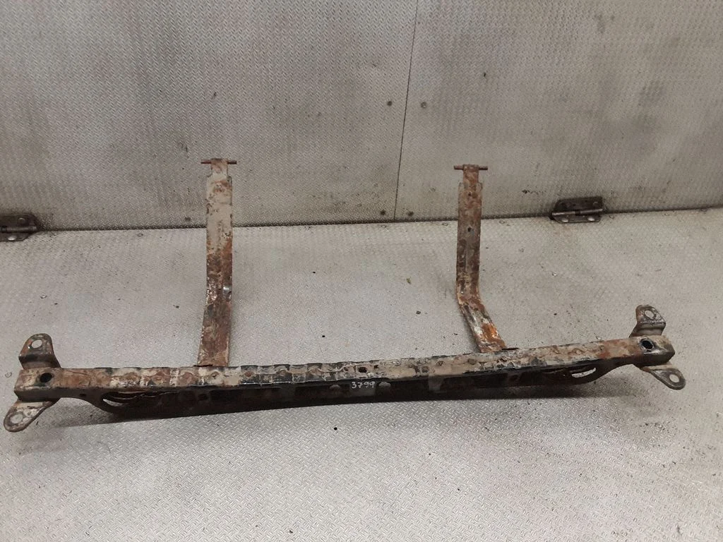 Fuel tank mounting bracket – Chevrolet Volt I (2010-2015)