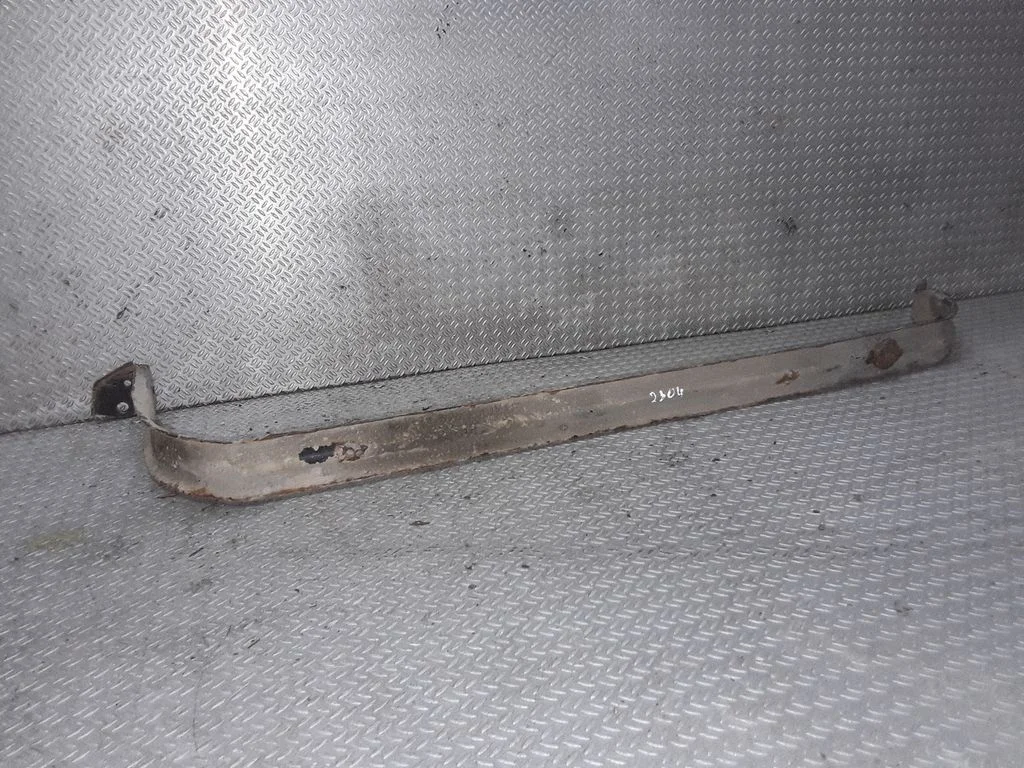 Kütusepaagi kinnitusklamber (-klambrid)