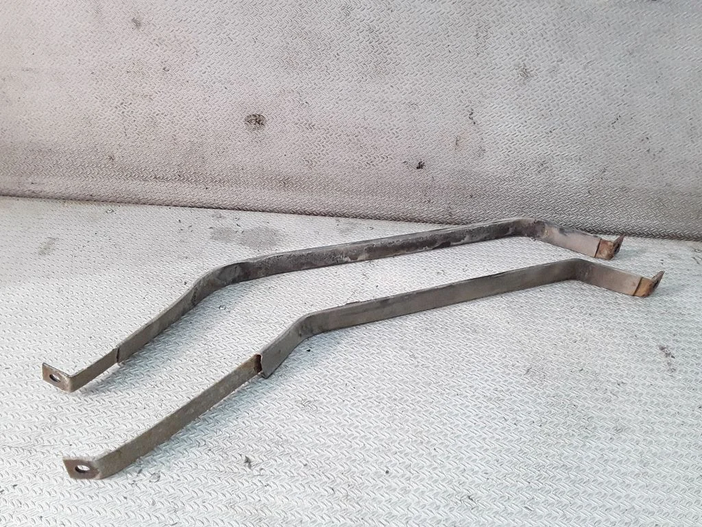 Kütusepaagi kinnitusklamber (-klambrid) – Toyota Corolla Verso E121 (2001-2004)