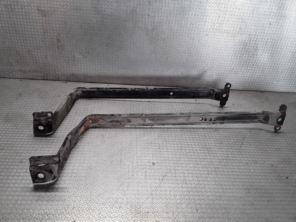 Fuel tank mounting bracket – Volvo S80 (1999-2003)