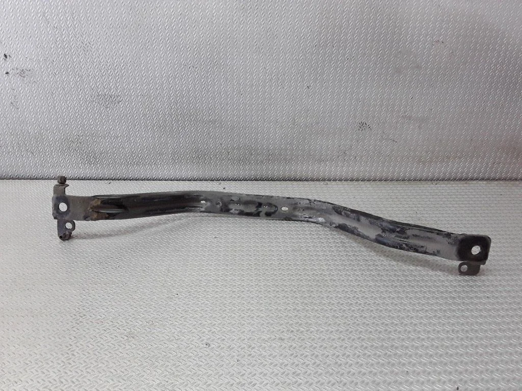 Fuel tank mounting bracket – Volvo S80 (2007-2013)