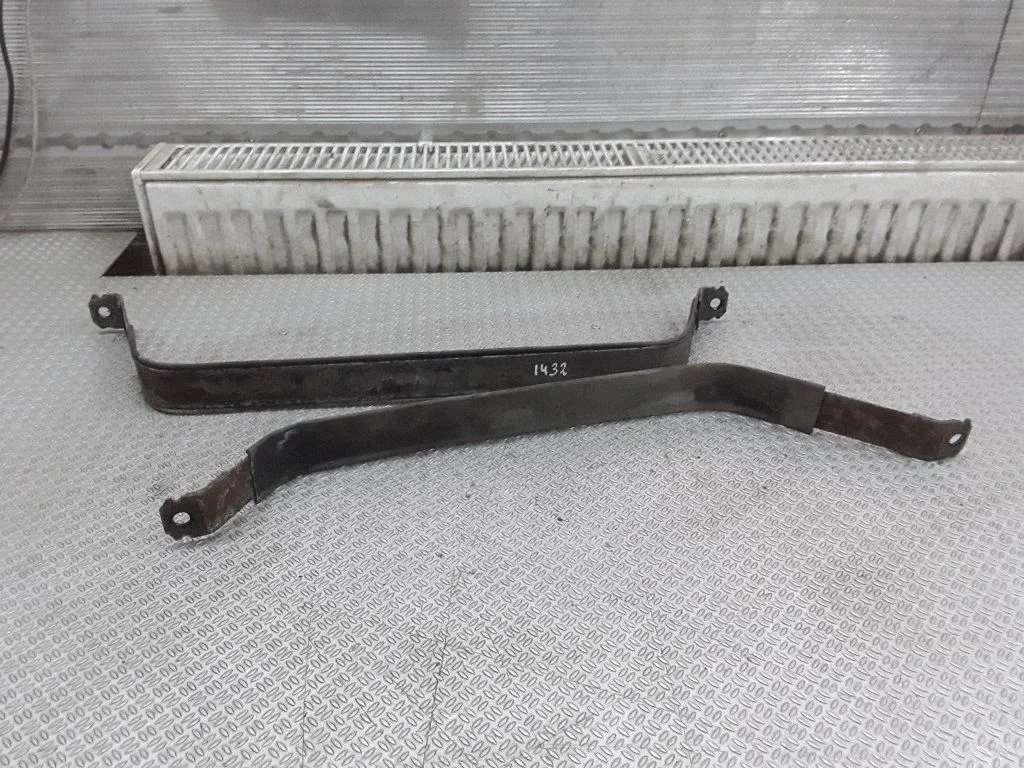 Fuel tank mounting bracket – Opel Meriva A (2003-2010)