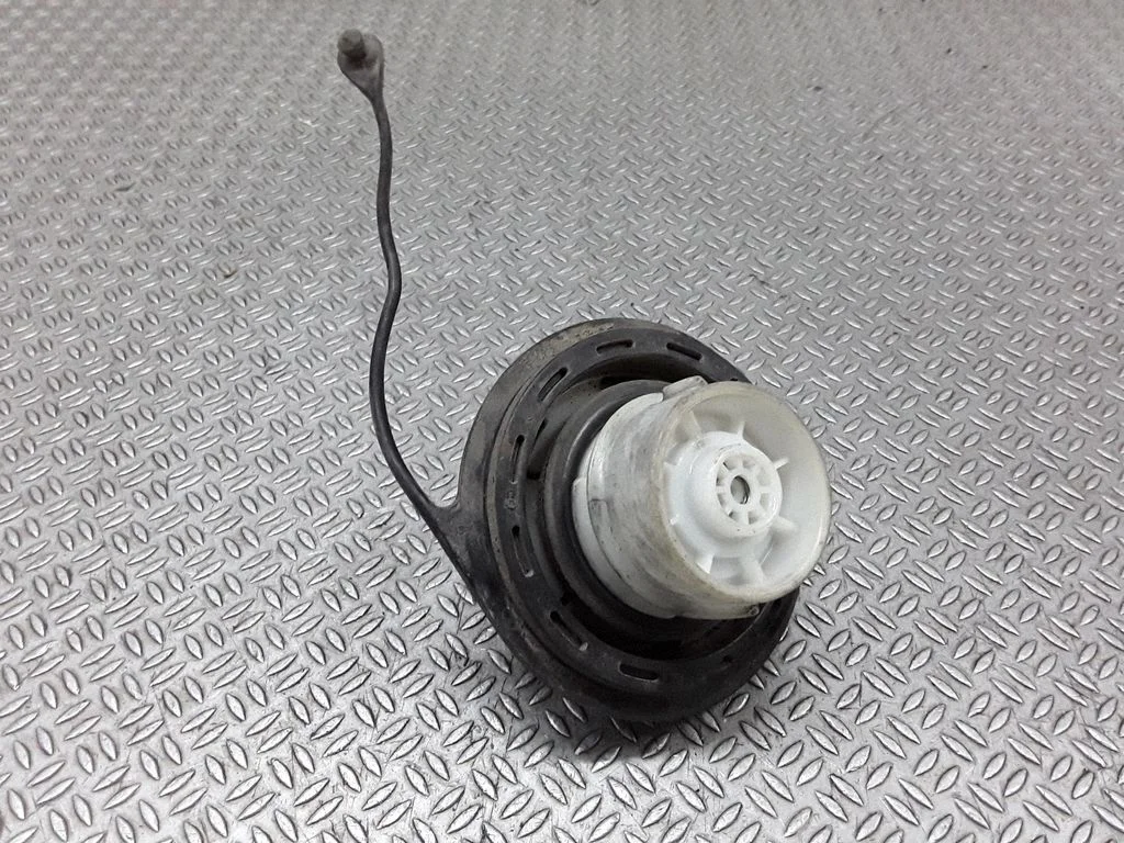 Fuel tank filler cap – Chrysler Neon II (2000-2005)