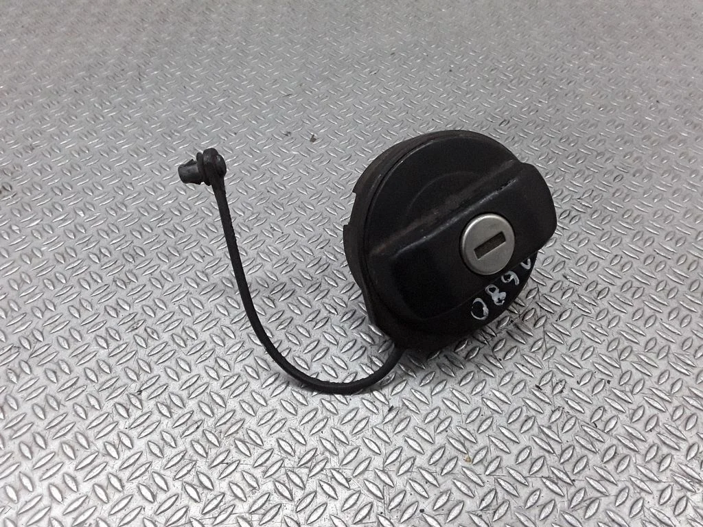 Fuel tank filler cap – Volkswagen Caddy (2004-2010)
