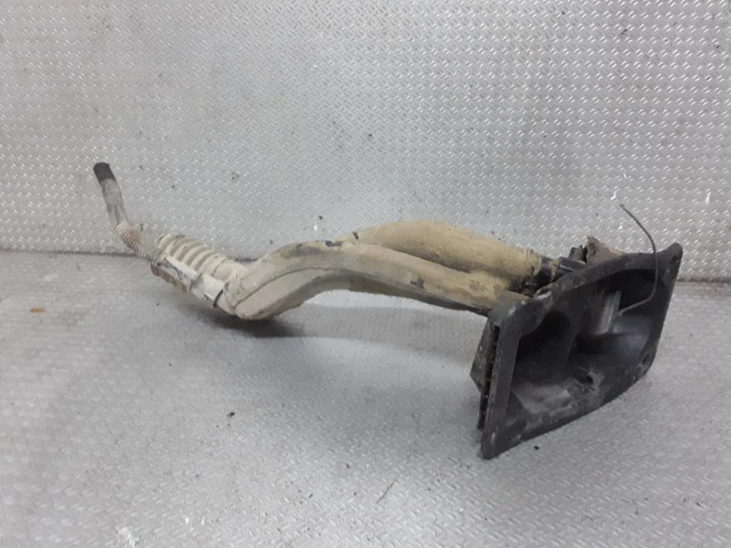 Kütusepaagi täitetoru – Opel Vivaro (2001-2014)