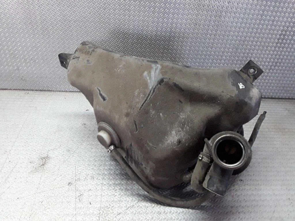 Degvielas tvertnes uzpildes caurule – Audi A8 S8 D2 4D (1994-2002)