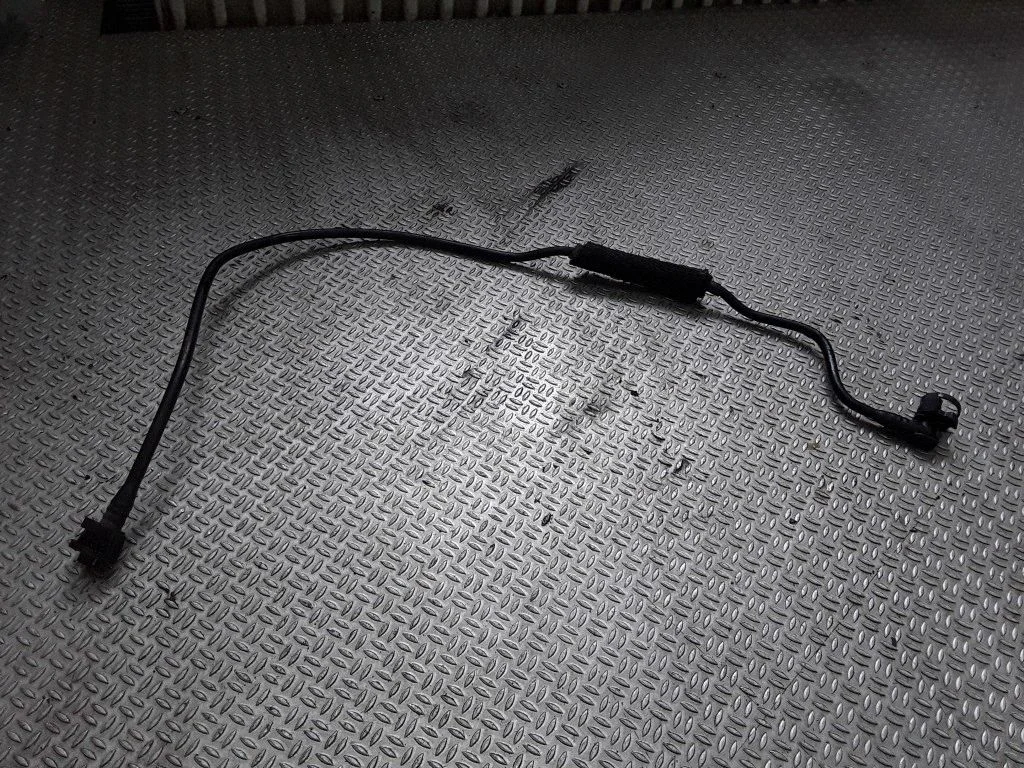 Fuel line pipe – Peugeot 307 (2001-2005)