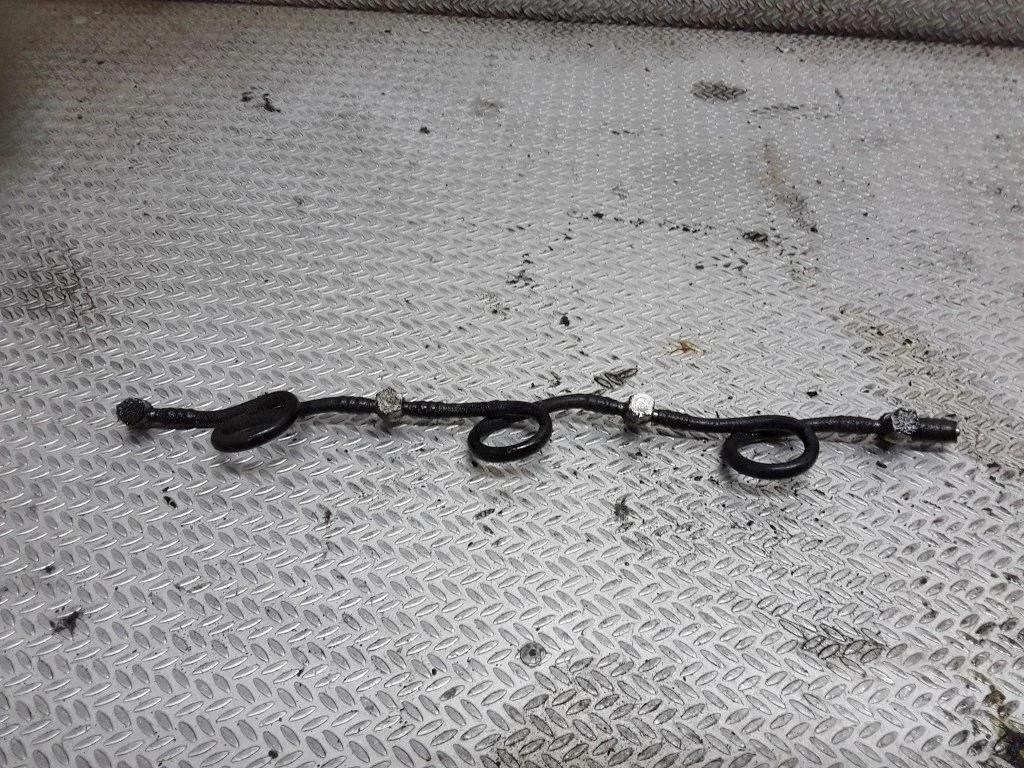 Fuel line pipe – Ford Mondeo Mk III (2000-2007)
