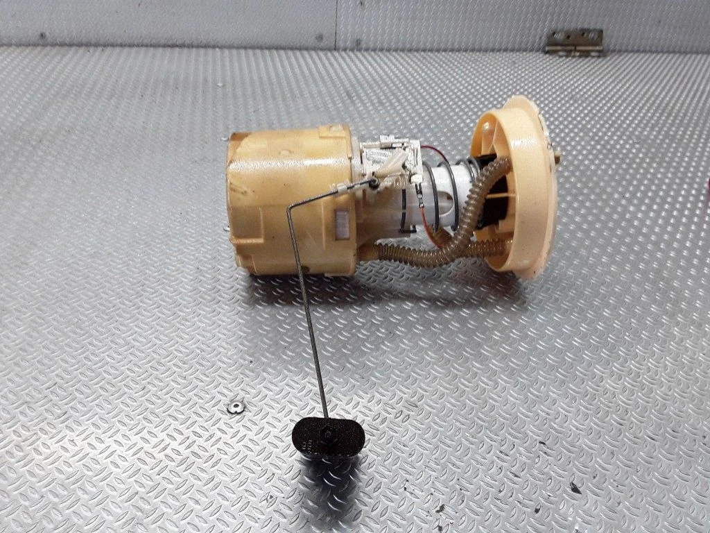 Fuel level sensor – Ford Focus C-MAX (2003-2010)