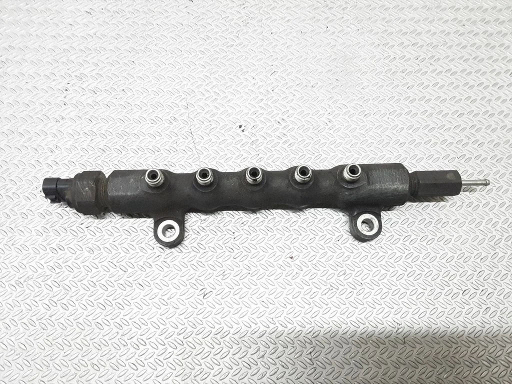 Fuel main line pipe – Toyota RAV 4 (XA30) (2006-2016)