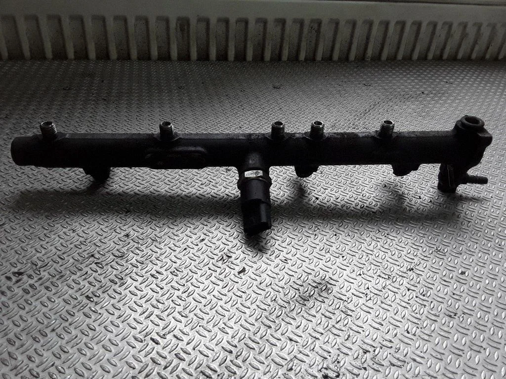 Fuel main line pipe – KIA Carens I (1999-2006)
